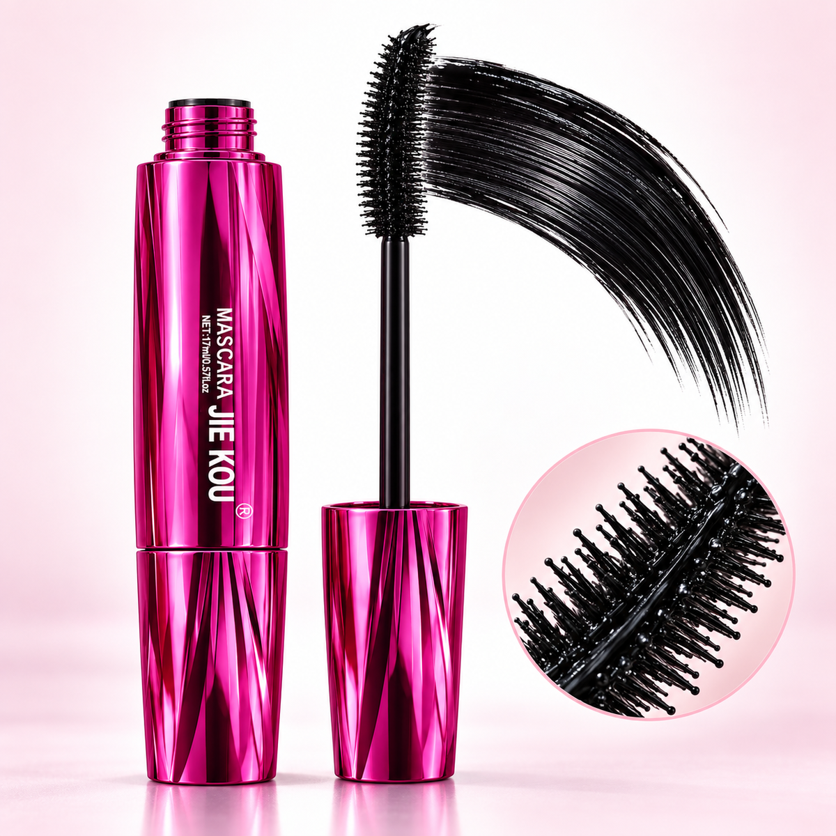 Model applying Jie Kou Mascara – lifestyle